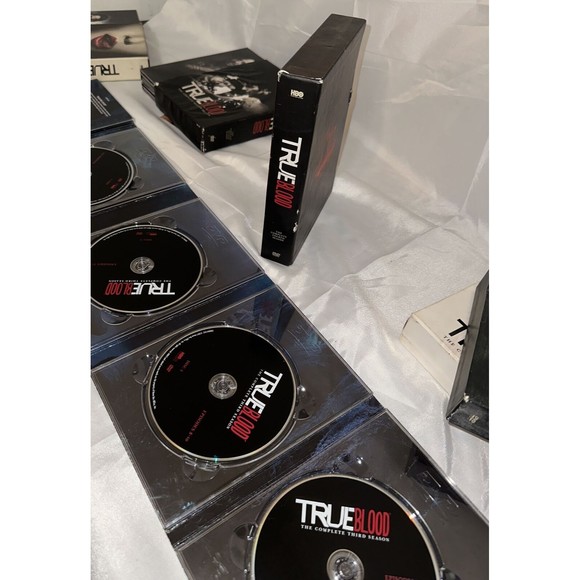 True Blood Complete Seasons 1-5 TV Series Boxsets Great Condition DVD - Picture 10 of 16